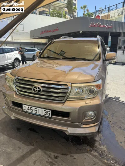 Toyota Land Cruiser VX 2