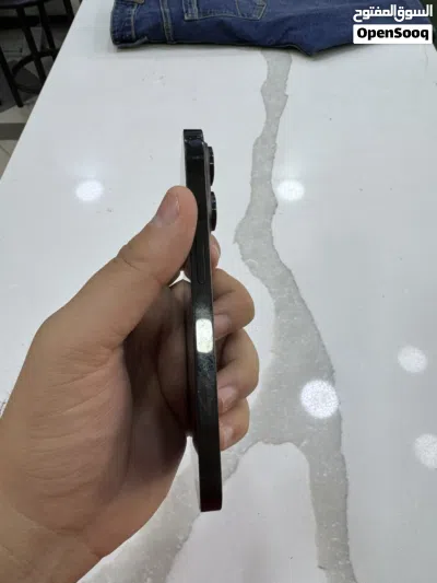 ذاكر 256 بدل بطارية وشاشة iPhone 14 Pro 2