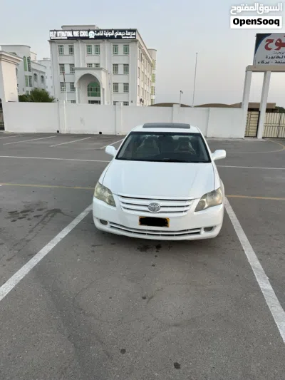 Toyota Avalon XLS 4