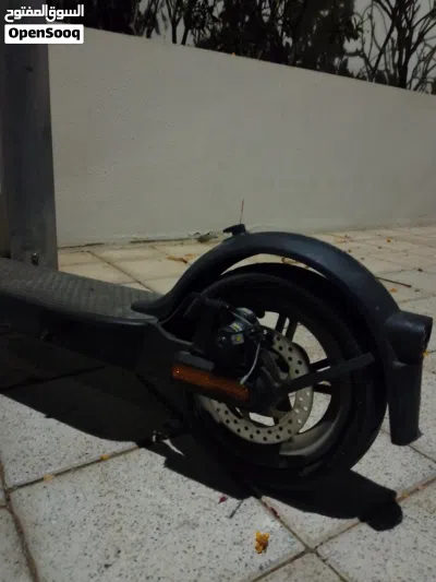 {NEW CONDITION} Xiaomi Mi Electric Scooter Essential with videos of brakes and testing provided 4