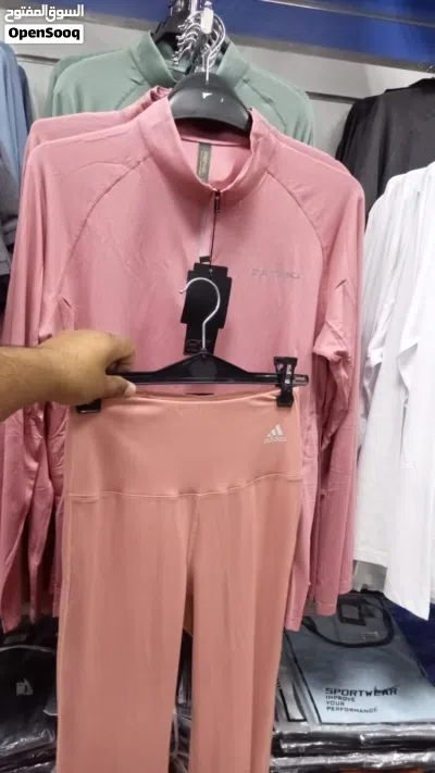 ملابس رياضيه للنساء 4
