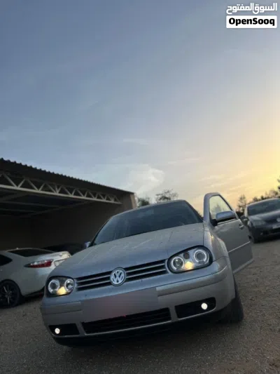 Volkswagen Golf Standard 4