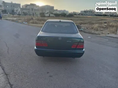 Mercedes Benz E-Class E 200 3