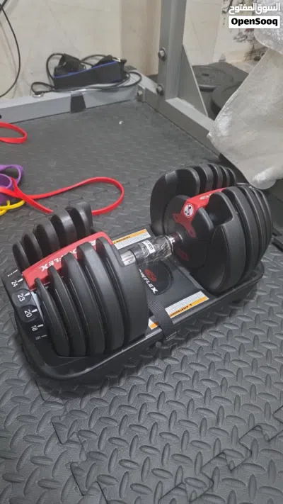دمبل بأوزان متعدده، 2 كيلو الى 24 كيلو، شبه جديد. BOWFLEX DUMBBELL, SINGLE, ADJUSTABLE 2kg - 24kg 3
