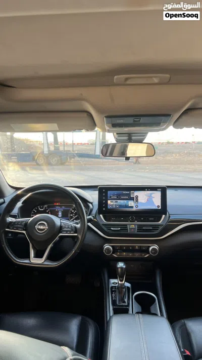 Nissan Altima SR 4