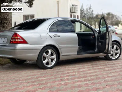 مرسيدس بنز الفئة-C C 240 2