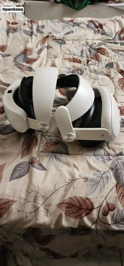 نظاره واقع افتراضي oculus quest 3 مع بطاريه اضافيه بيه مجال 3