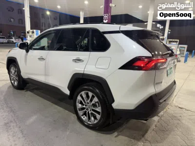 Toyota RAV 4 Limited 4