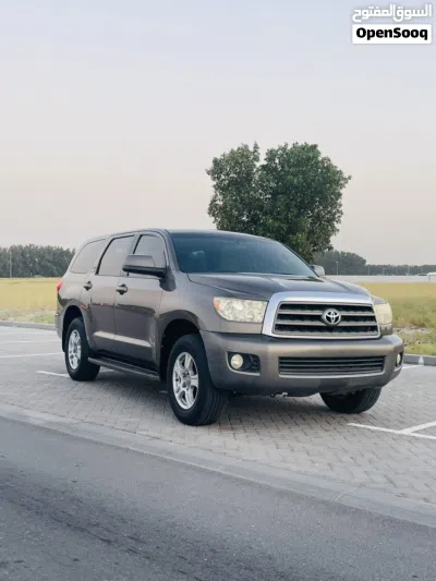 Toyota Sequoia Standard 2