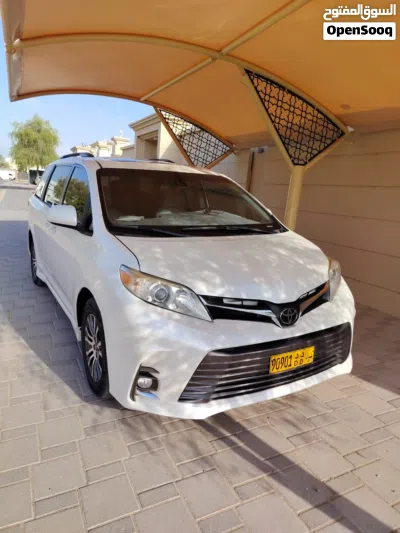 Toyota Sienna XLE 3