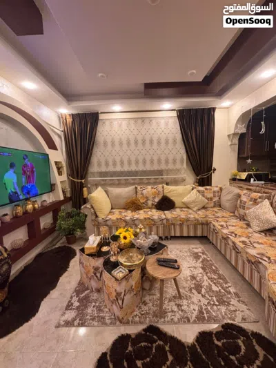 طقم كنب مع طاولاتة بسعر مغري جدا 2