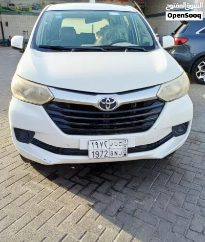 Toyota Avanza Standard 4