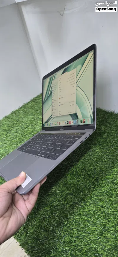 MacBook Pro A1706 core i7 Pro 16gb Ram 512gb ssd Touch Bar Price 120 Rial Omani 4