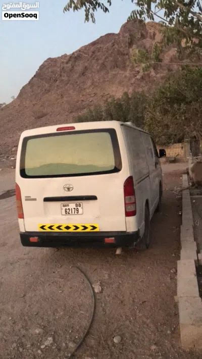 Toyota Hiace Cargo 2