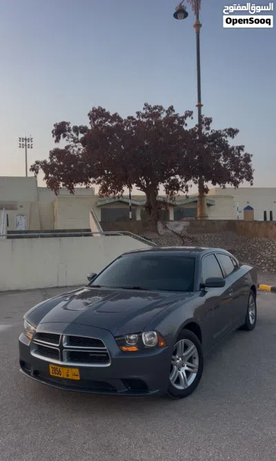 Dodge Challenger SE 4