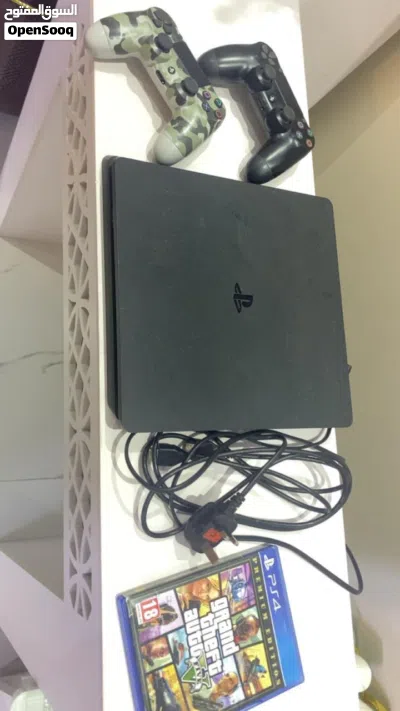 بلايستيشن 4 استعمال نظيف و خفيف 4