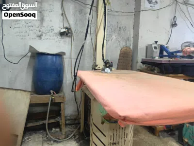 للبيع ترابيزة مكواة بخار صناعية كاملة بحالة جيدة 4