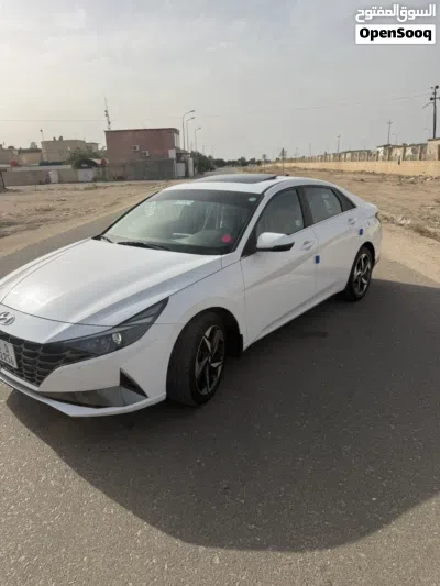 Hyundai Elantra Limited 4