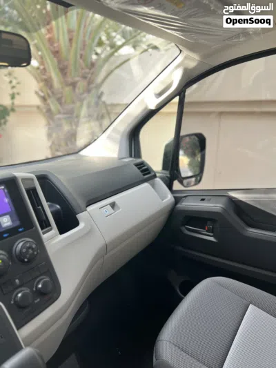 Toyota Hiace Cargo 3