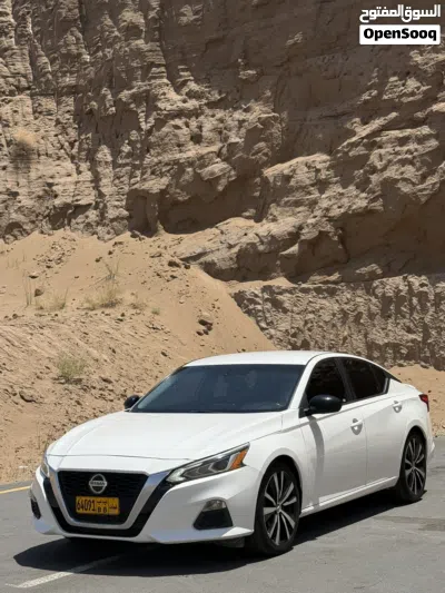 Nissan Altima SR 3