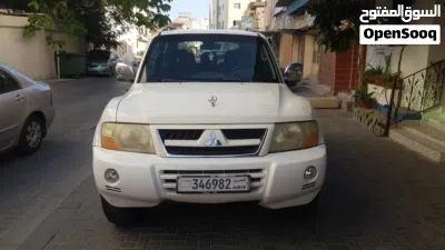 Mitsubishi Pajero Sport Standard 2
