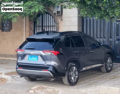 Toyota RAV 4 Limited 4