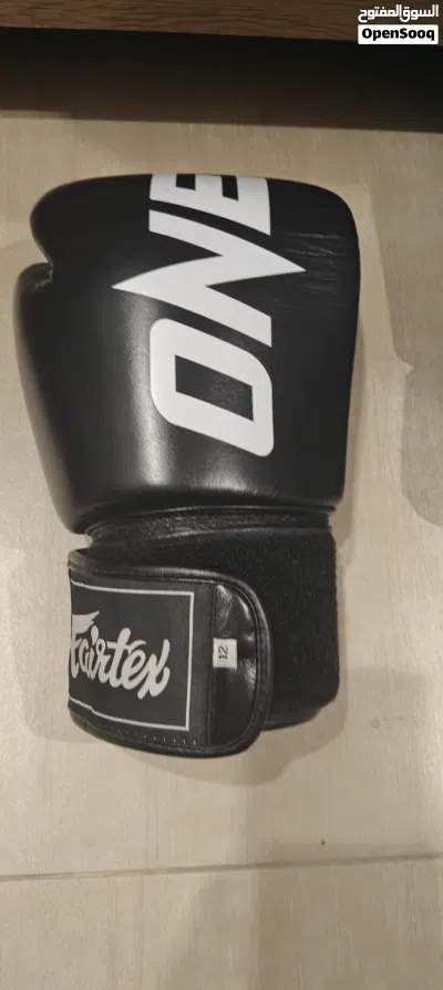 Official one championship Fairtex 12oz muay thai/boxing gloves, brand new 3