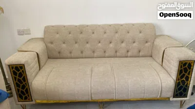 طقم جلوس متين وراقي كنبتين كبار واتنين كرسي سنجل وطاولة دائرية sofa set ( 2 Big , 2 chairs,table 2