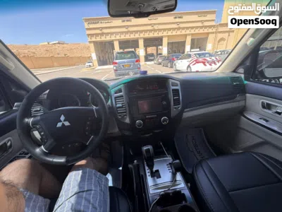 ميتسوبيشي باجيرو GLS Top 3