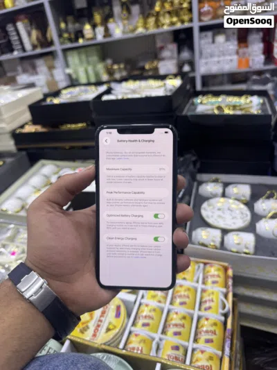 ايفون 11 برو ماكس أخضر مع ذاكرة 256 جيجابايت، مستعمل بحالة ممتازة 3