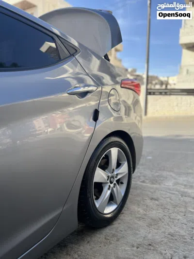 Hyundai Avante SE 3