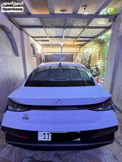 Hyundai Elantra Standard 3
