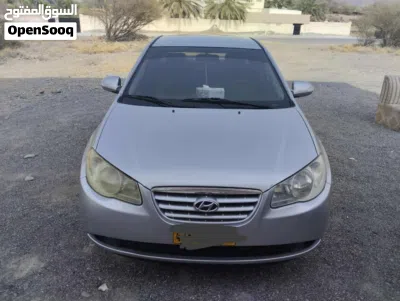 Hyundai Elantra Standard 2
