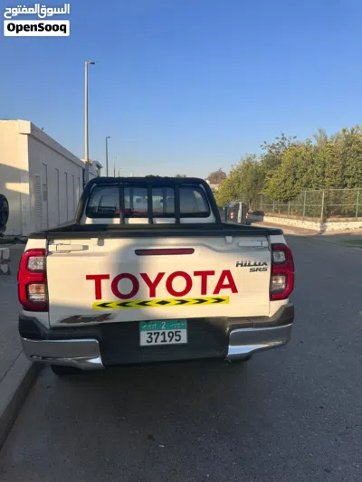 Toyota Hilux SR5 3