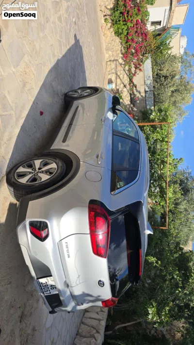Kia Niro EX 4