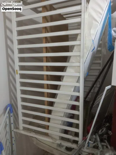 للبيع سرير اطفال بحالة الجديد 2