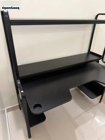 مكتب العاب (جيمنج) من ايكيا مستعمل نظيف جدا 4