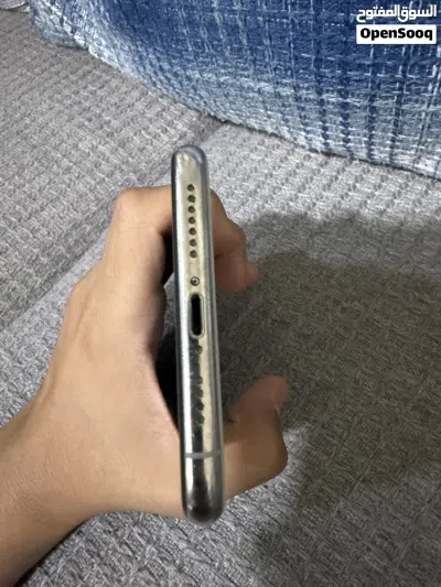 ايفون 11 برو ماكس 64 جيجابايت أبيض مستعمل بحالة جيدة 2
