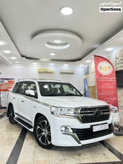 Toyota Land Cruiser VXR 2