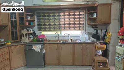 مطبخ بحالة جيدة ولا توجد اي ملاحظات عليه مع الفرن 4