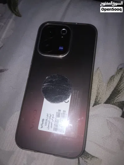 Vivo V70 1 month old phone. 2
