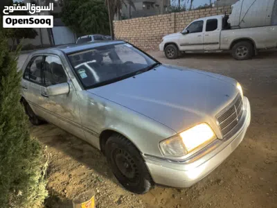 مرسيدس بنز الفئة-C C 180 4