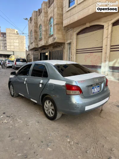 Toyota Yaris Basic 4