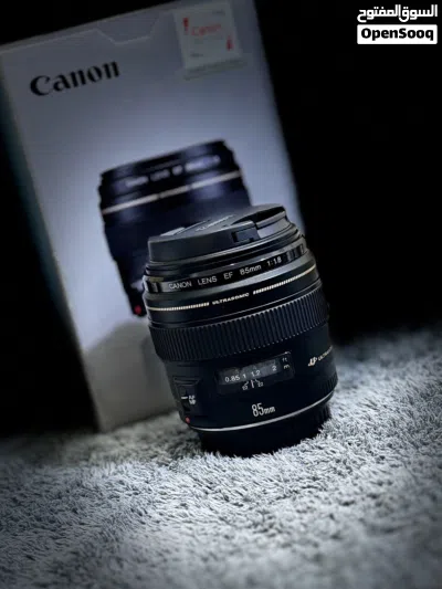 Lens and device 2