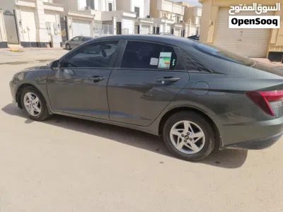 Hyundai Accent Standard 3