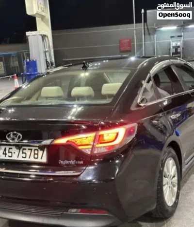 Hyundai Sonata Standard 2