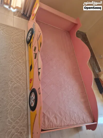 سرير اطفال للبنات وتسريحه بحاله ممتازه جدا وتسريحه .... 3