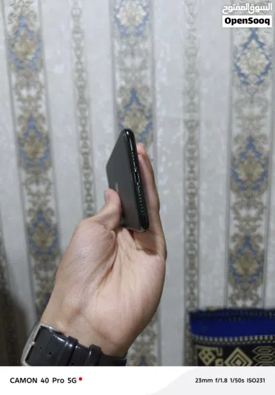 ايفون 11 برو ماكس كله بلادي لا مبدل شاشه ولا بطاريه وبطاريته تبقى يوم كامل نسبتهه 74بدون کارتون 2