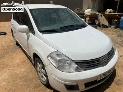 Nissan Versa Standard 3