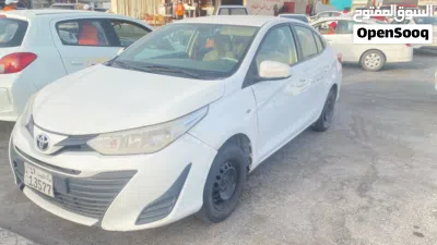 Toyota Yaris Basic 4